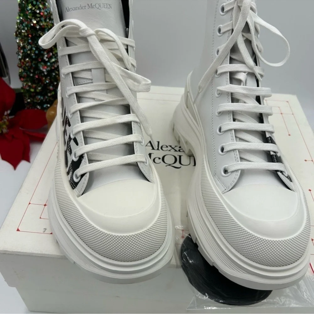 Men’s Alexander McQueen leather sneaker boots size 42 made in Italy